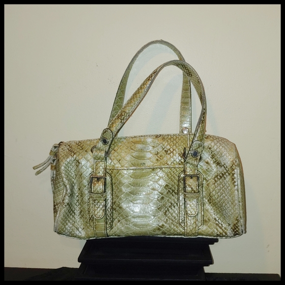 Liz Claiborne Handbags - Liz Claiborne Green Snakeskin Print Handbag